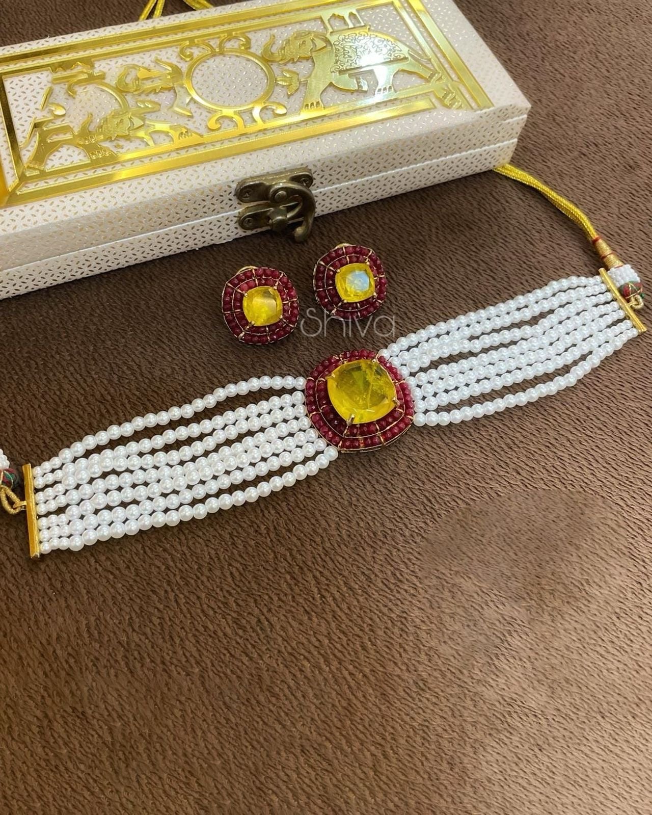 Janvi Kapoor Inspired Pearl choker