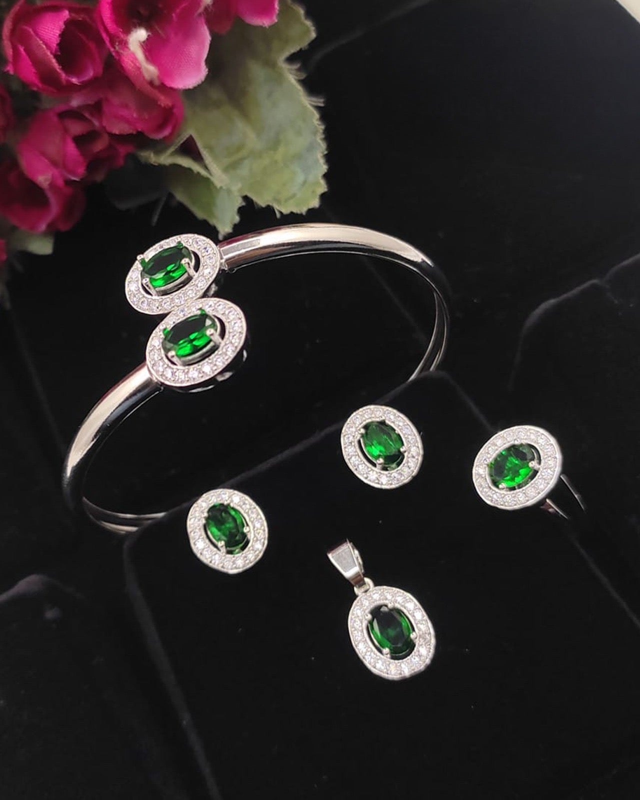 Pendant Set Beauty