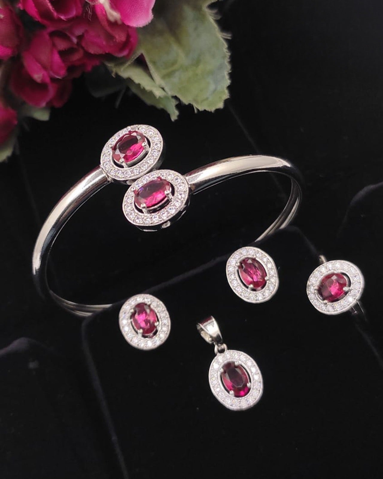 Pendant Set Beauty