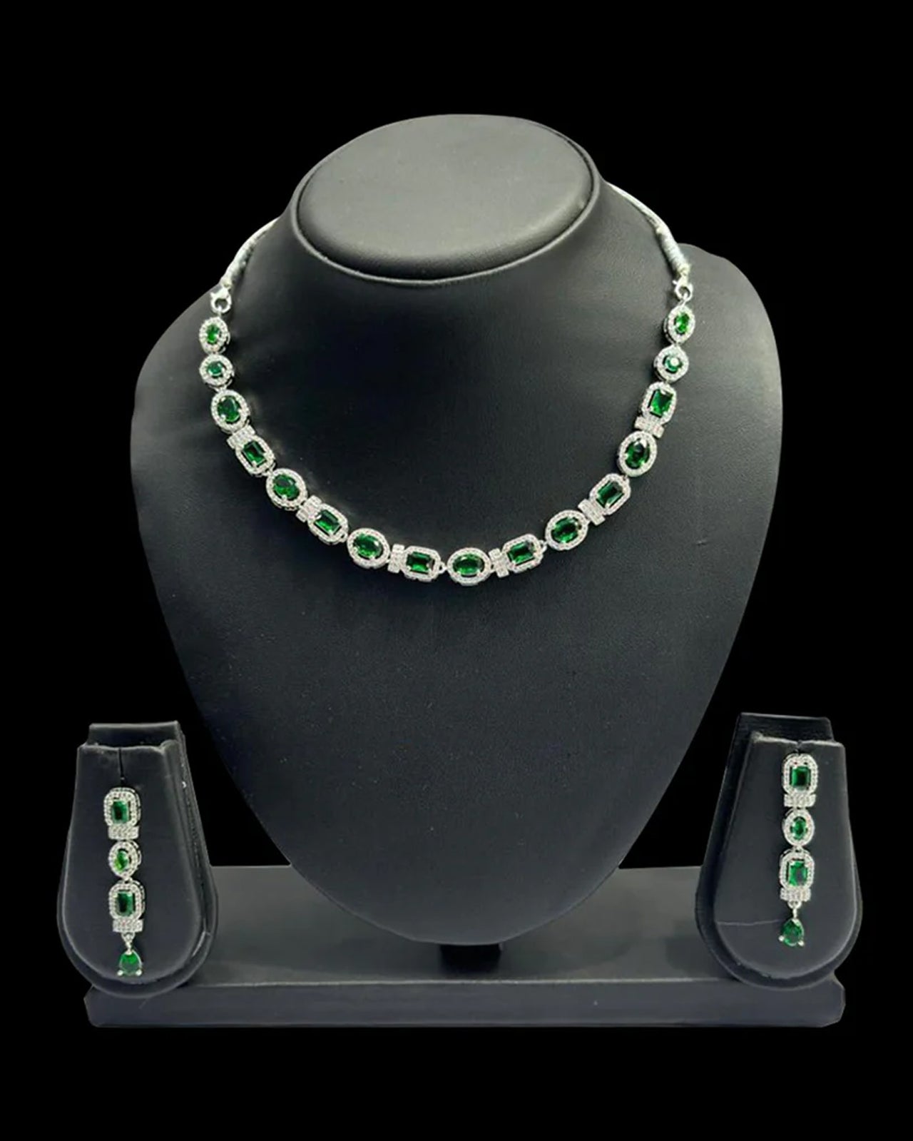 Engagement diamond set
