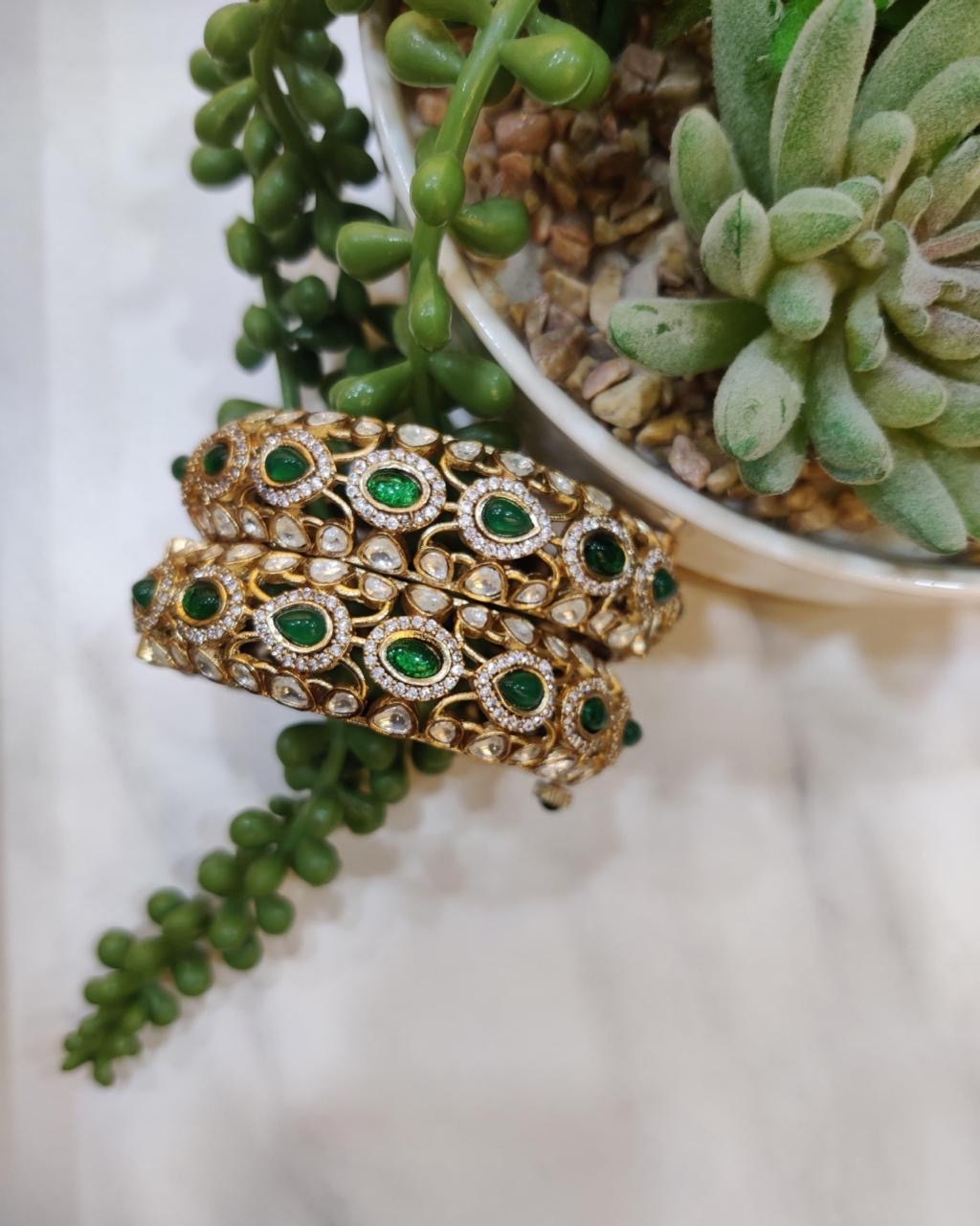 Emerald Kundan Kadas