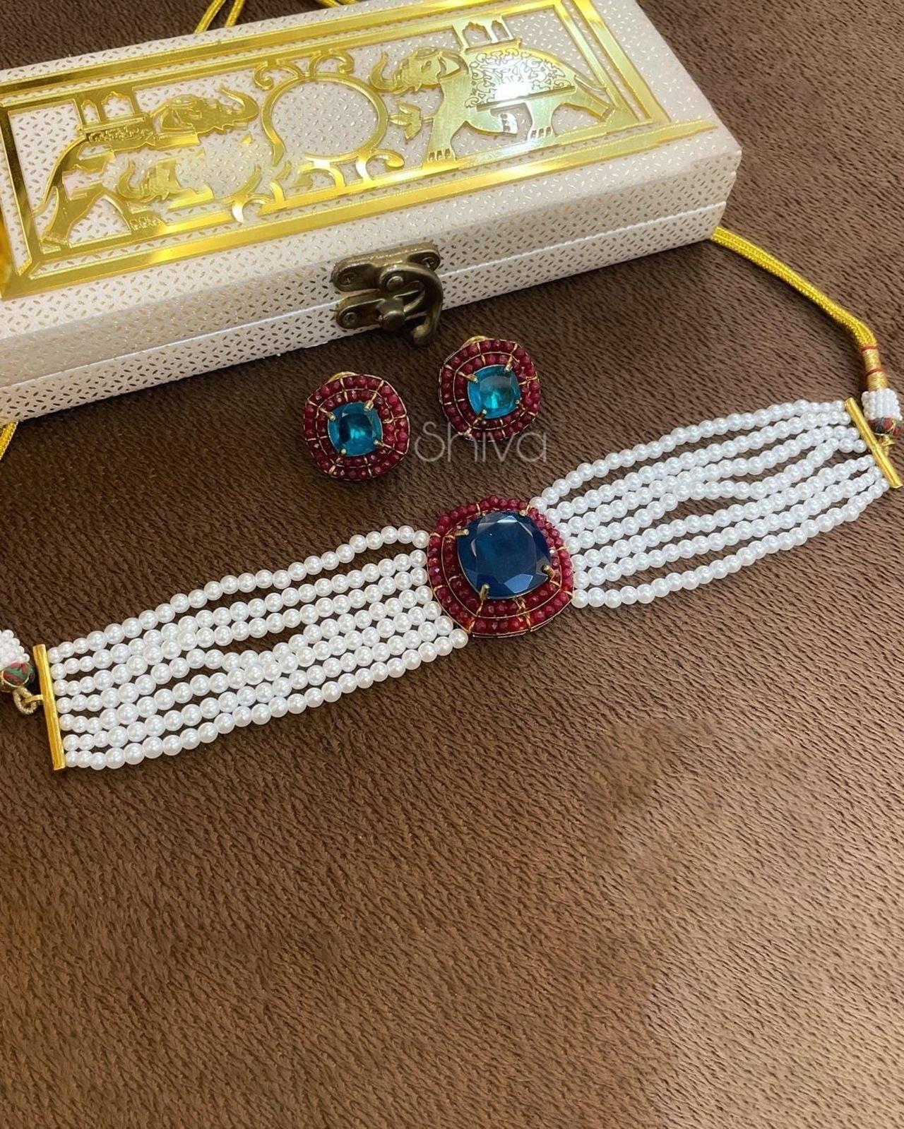 Janvi Kapoor Inspired Pearl choker