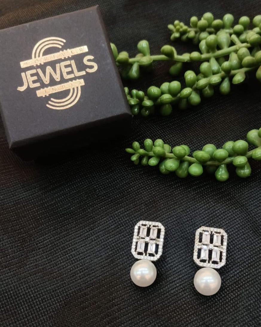 Pearl diamond studs