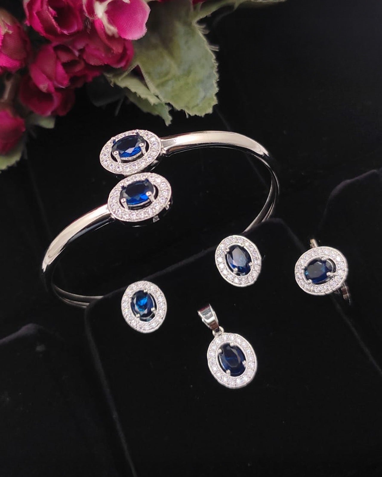 Pendant Set Beauty