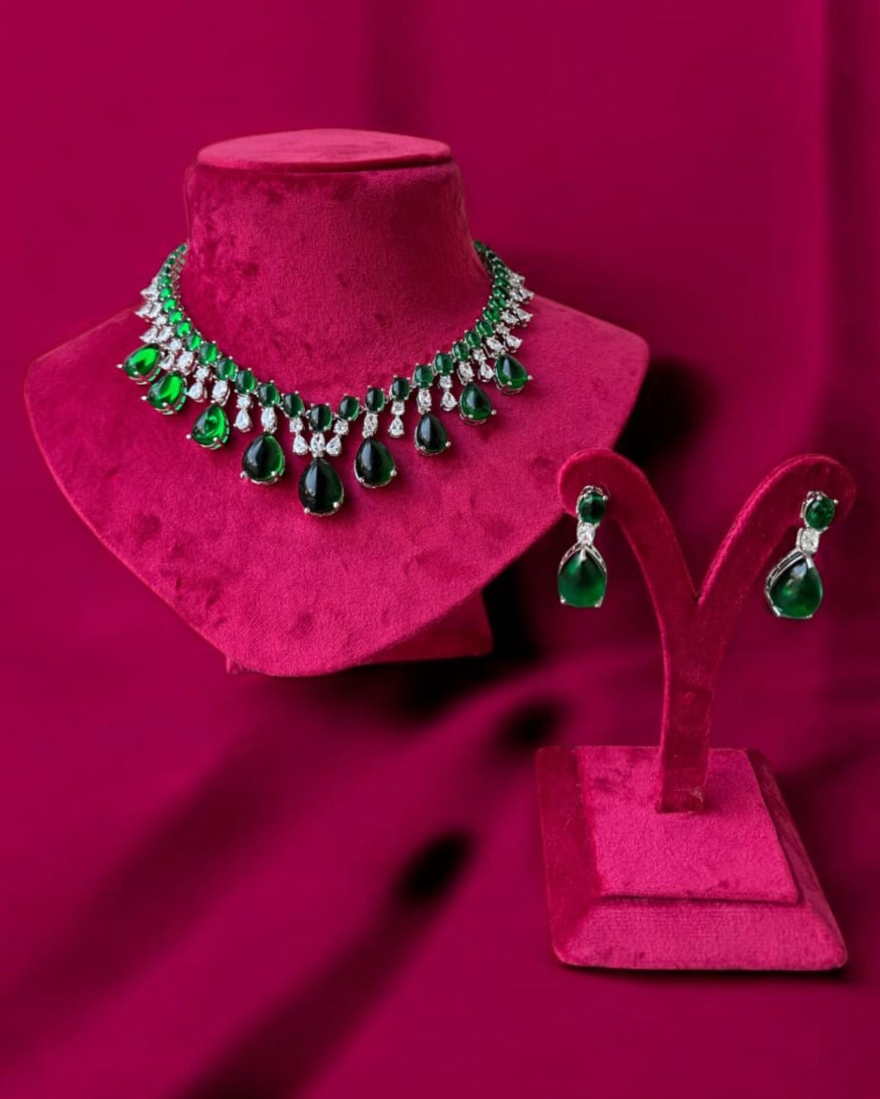 Emerald Diamond Necklace Set