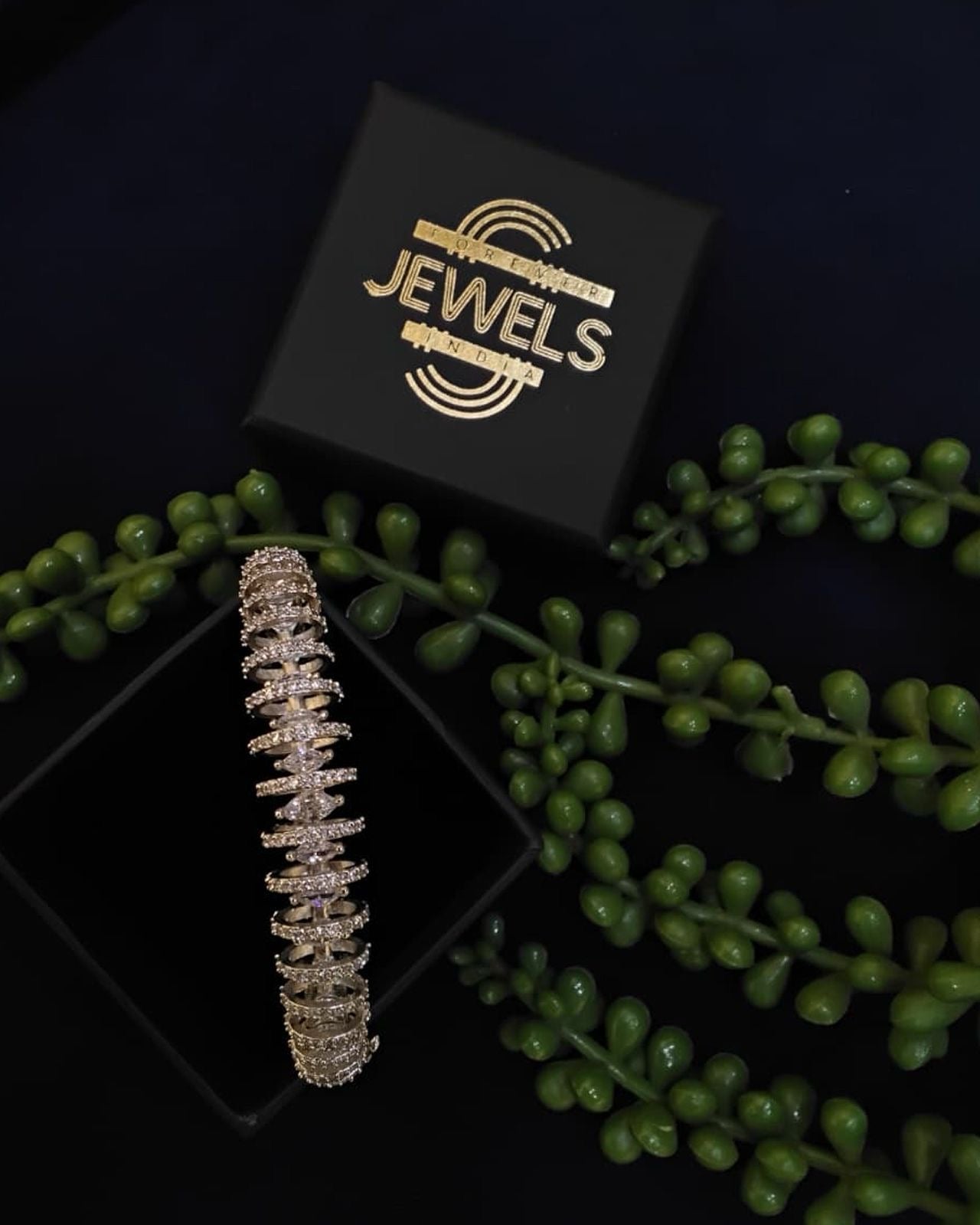 Beautiful Classy Round Bracelet