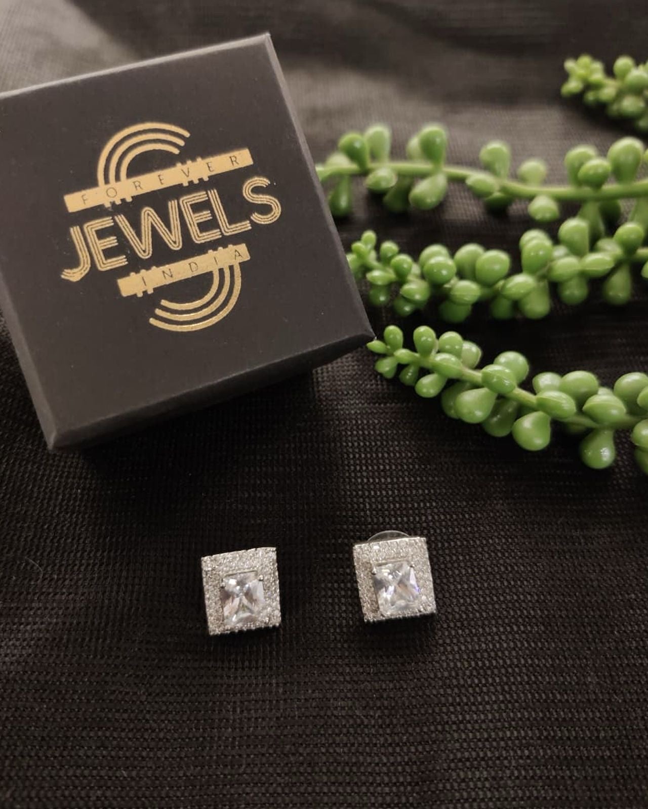 Luxe Glow Diamond Studs Earrings