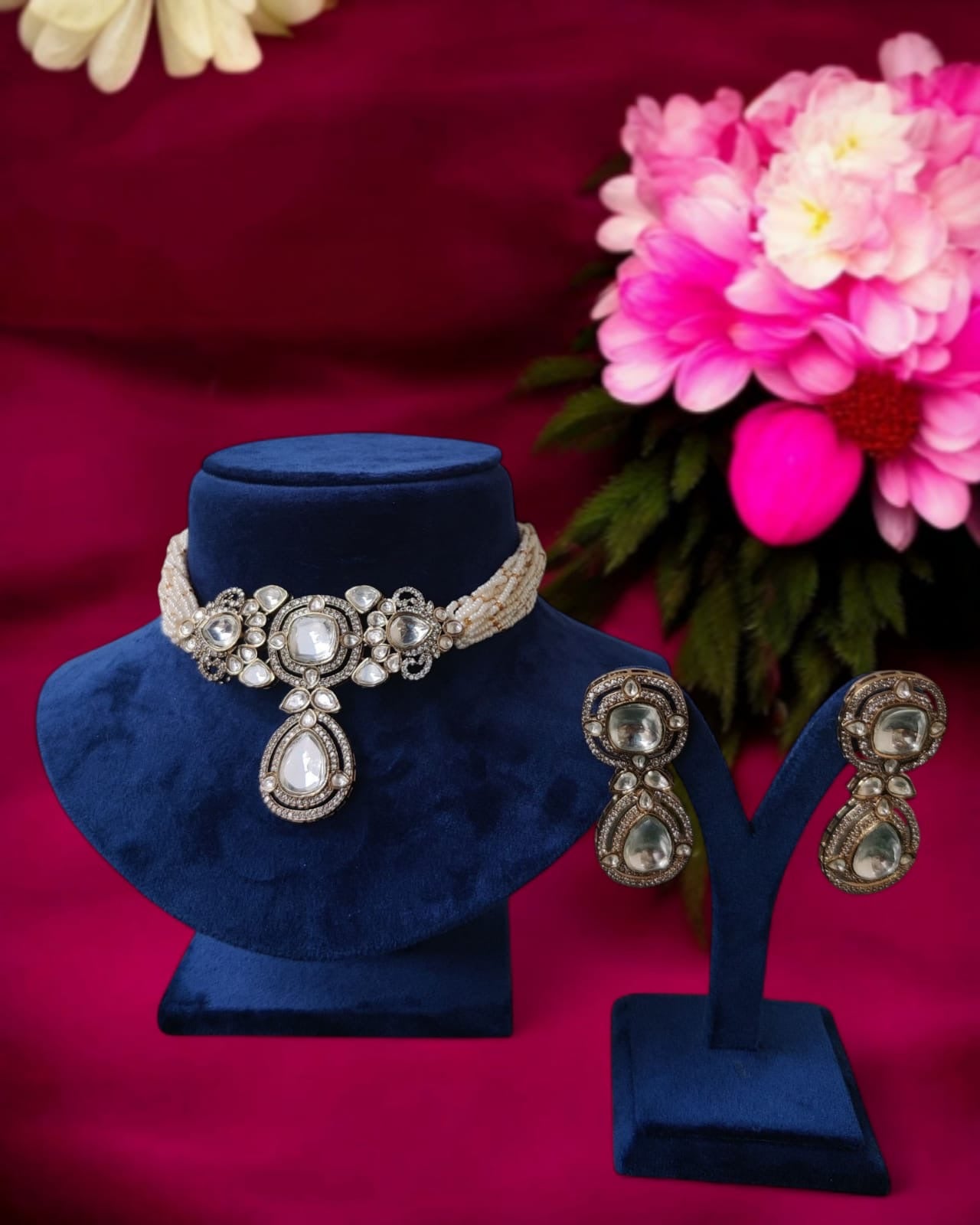 Statement Elegant Choker