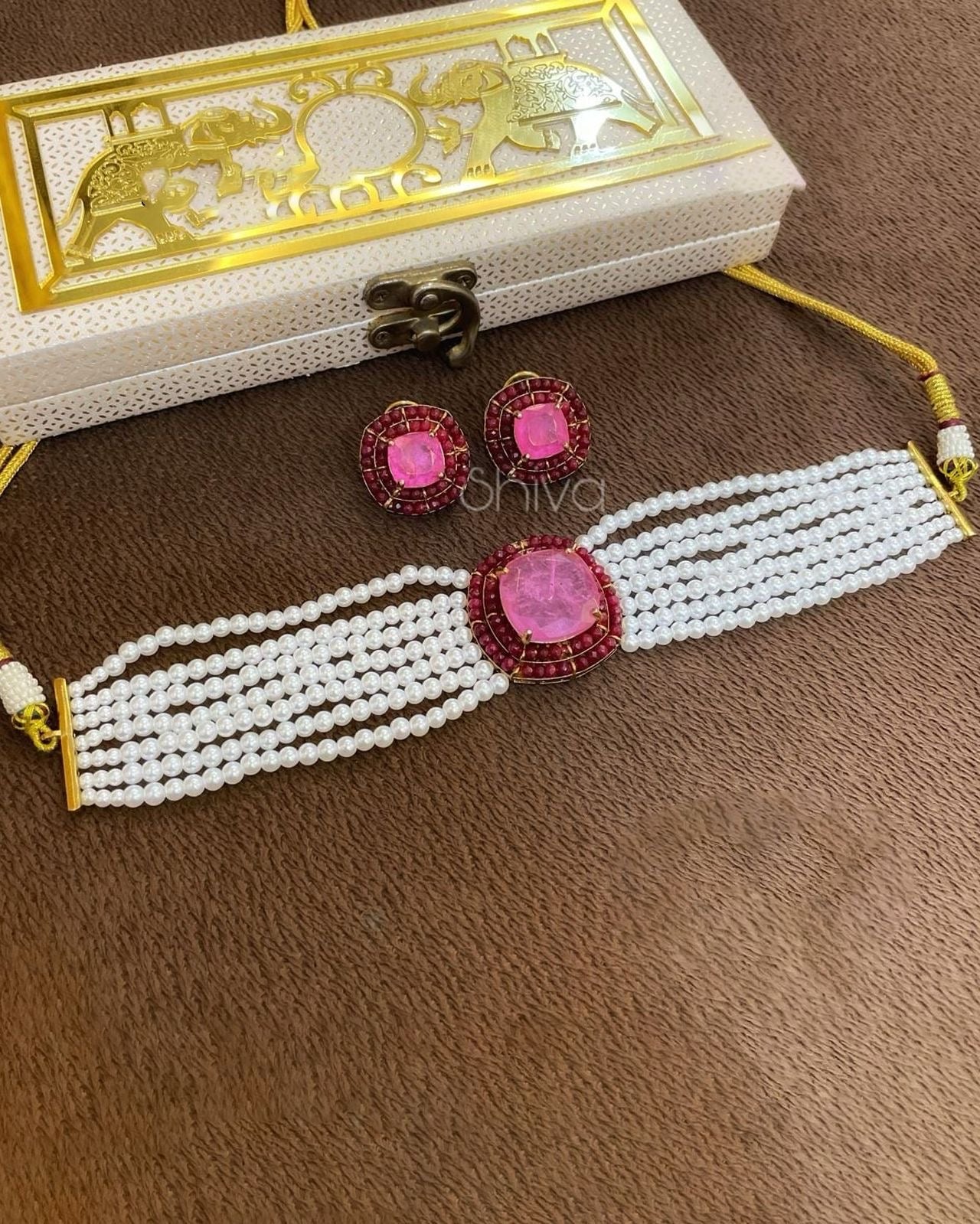 Janvi Kapoor Inspired Pearl choker