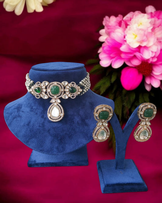 Emerald Pearl Beads Choker