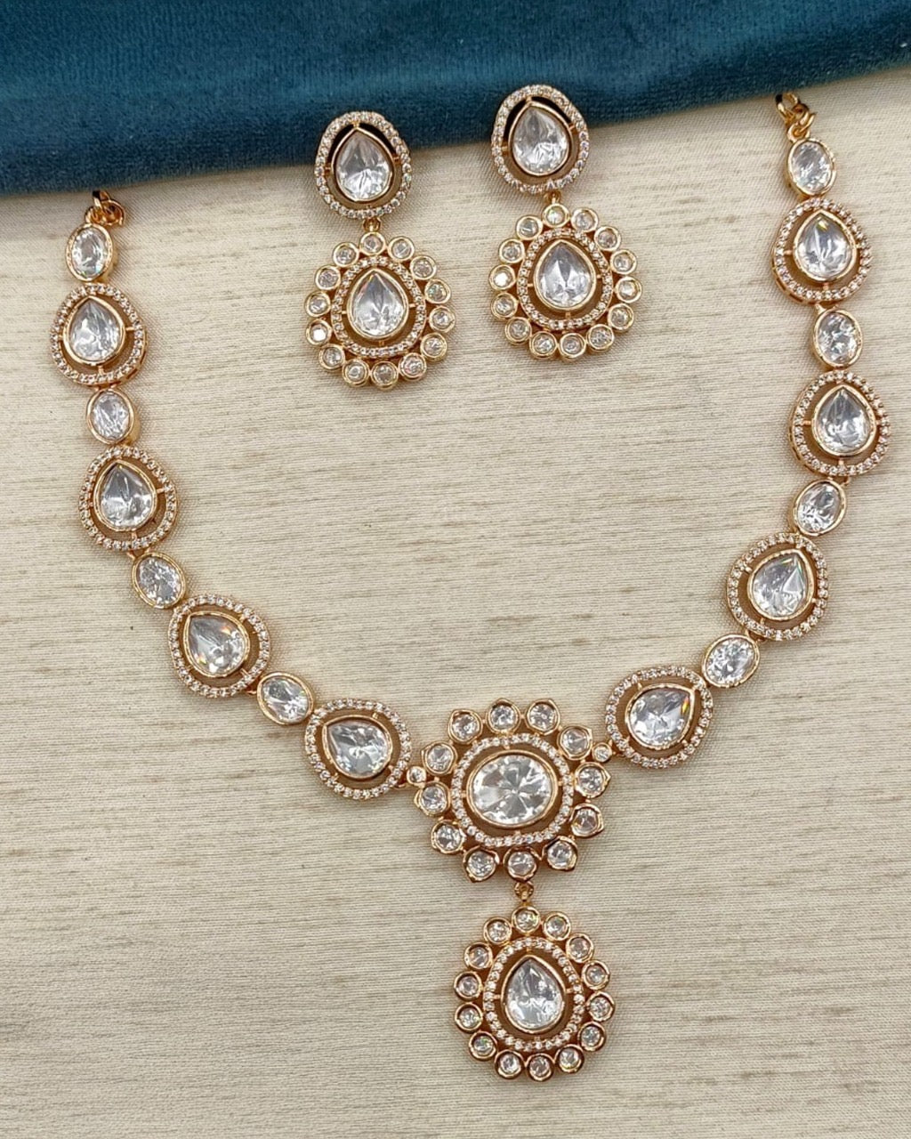 Kundan Beauty