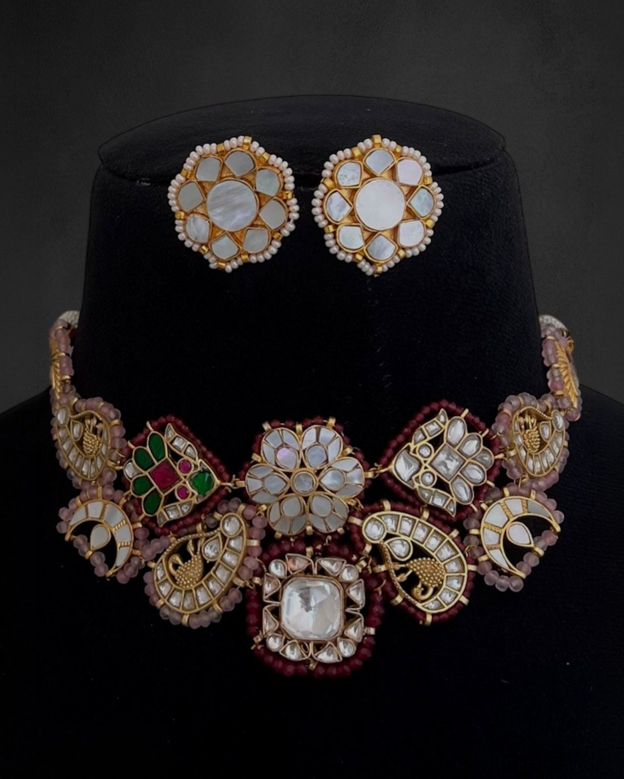 Regal Statement Necklace Se