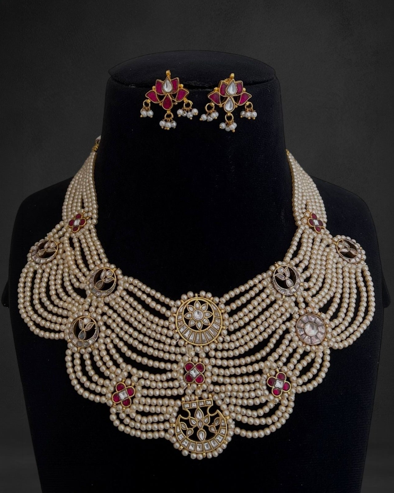 Luxurious Pearl Beauty Necklace Set