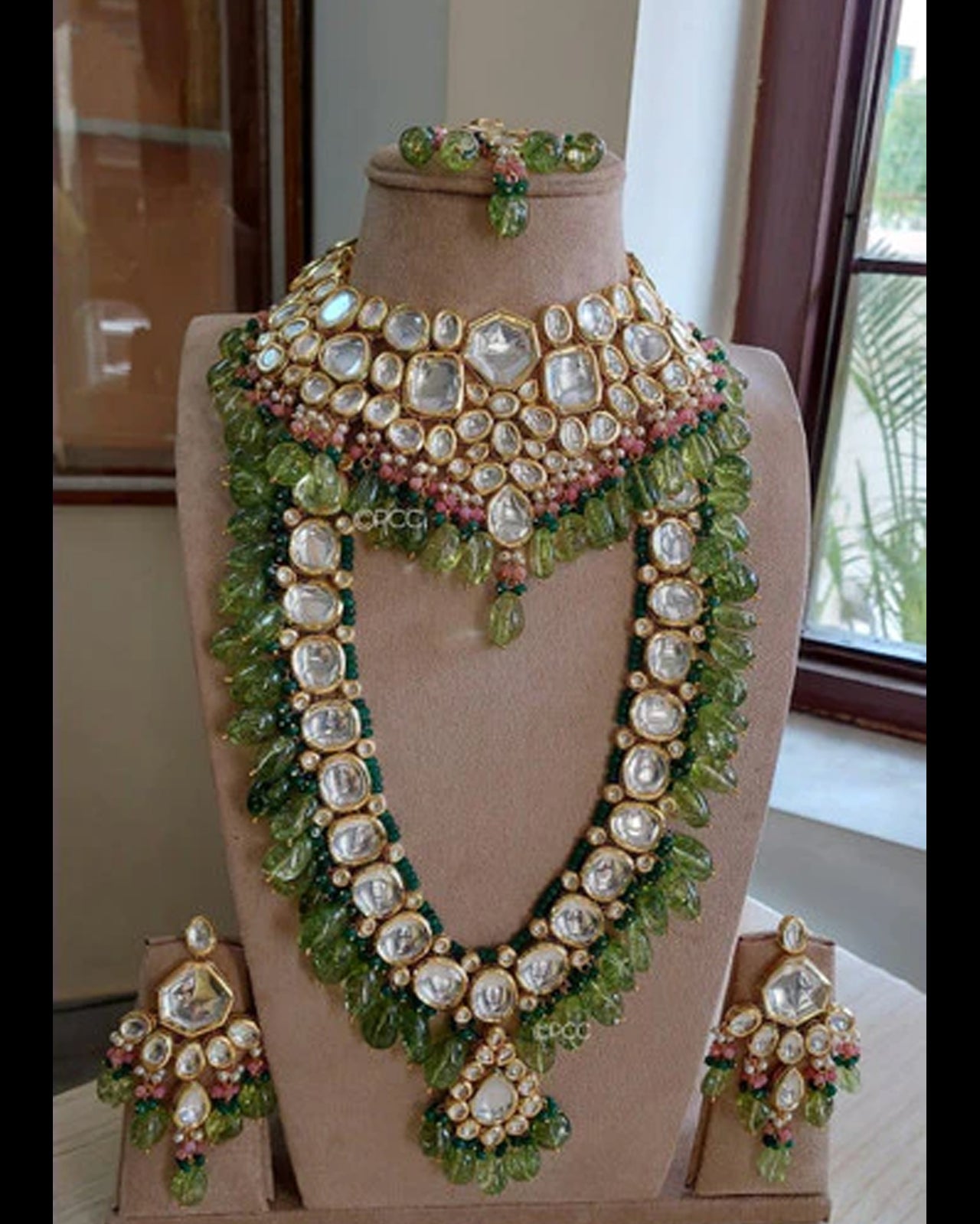 Green Kundan