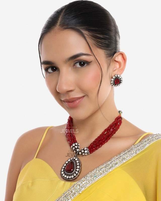 Choker Necklace and Earrings Set