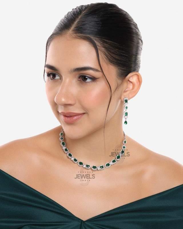 Emerald Diamond Set