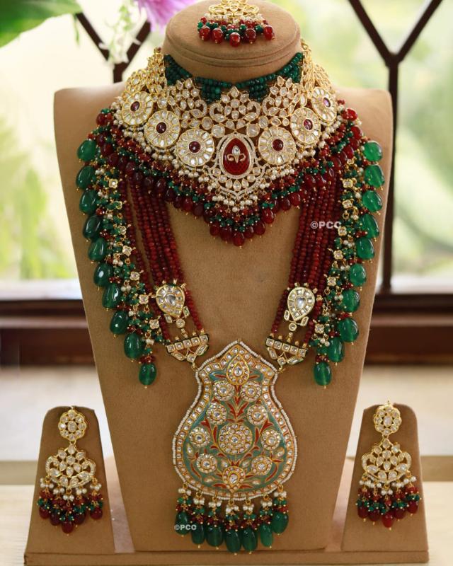 Regal Romance Necklace Set