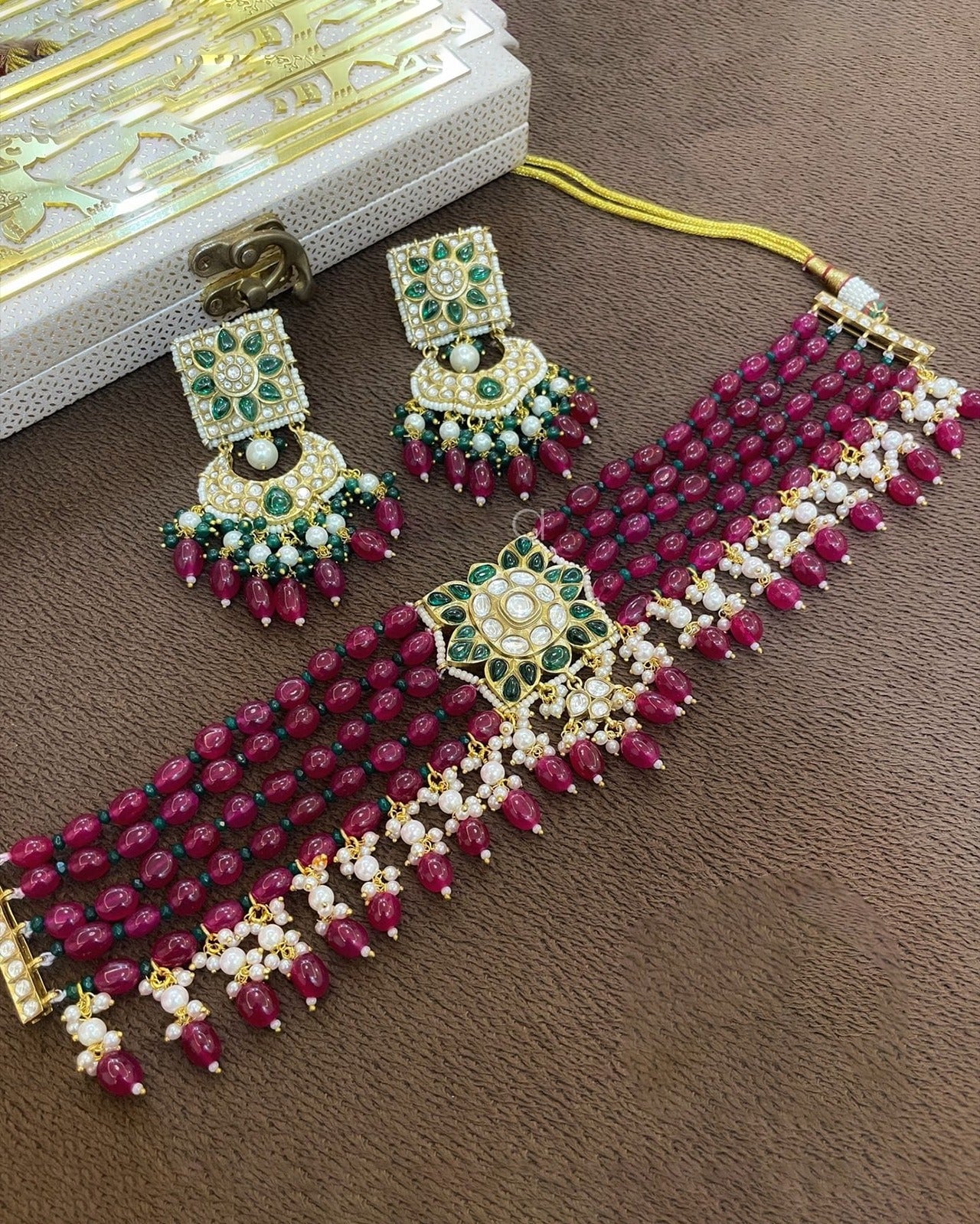 Elegant Beads Choker Necklace Set