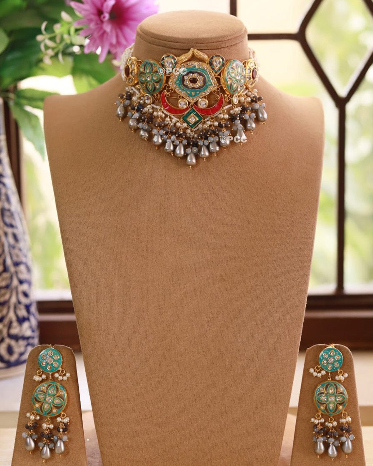 Unique Charming Choker