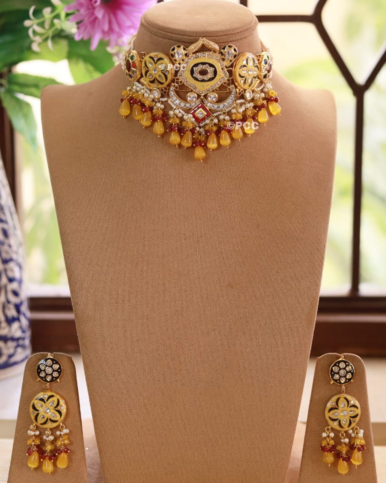 Unique Charming Choker