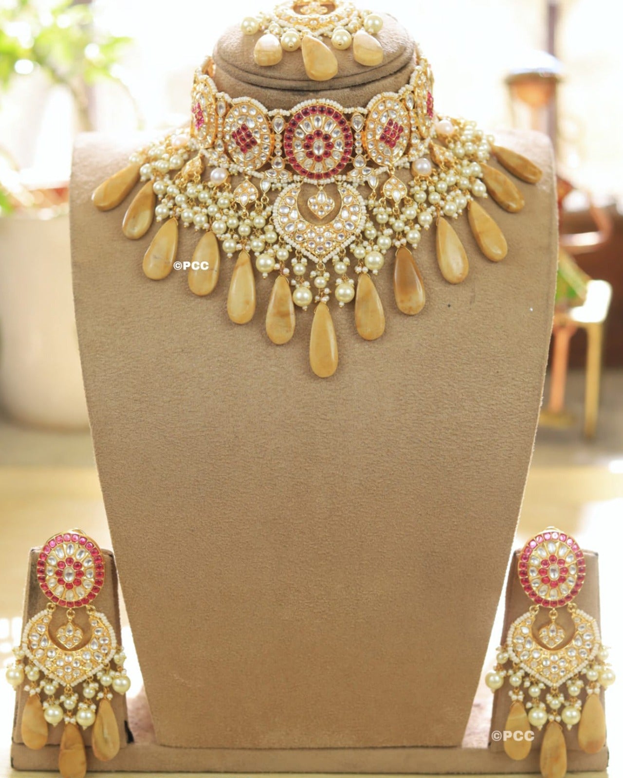 Splendor Kundan Bridal Set