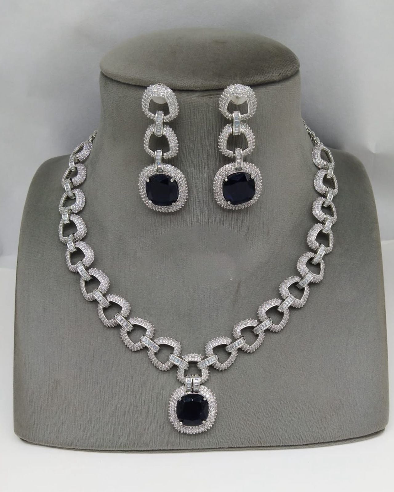 Silver Designer Necklace Set