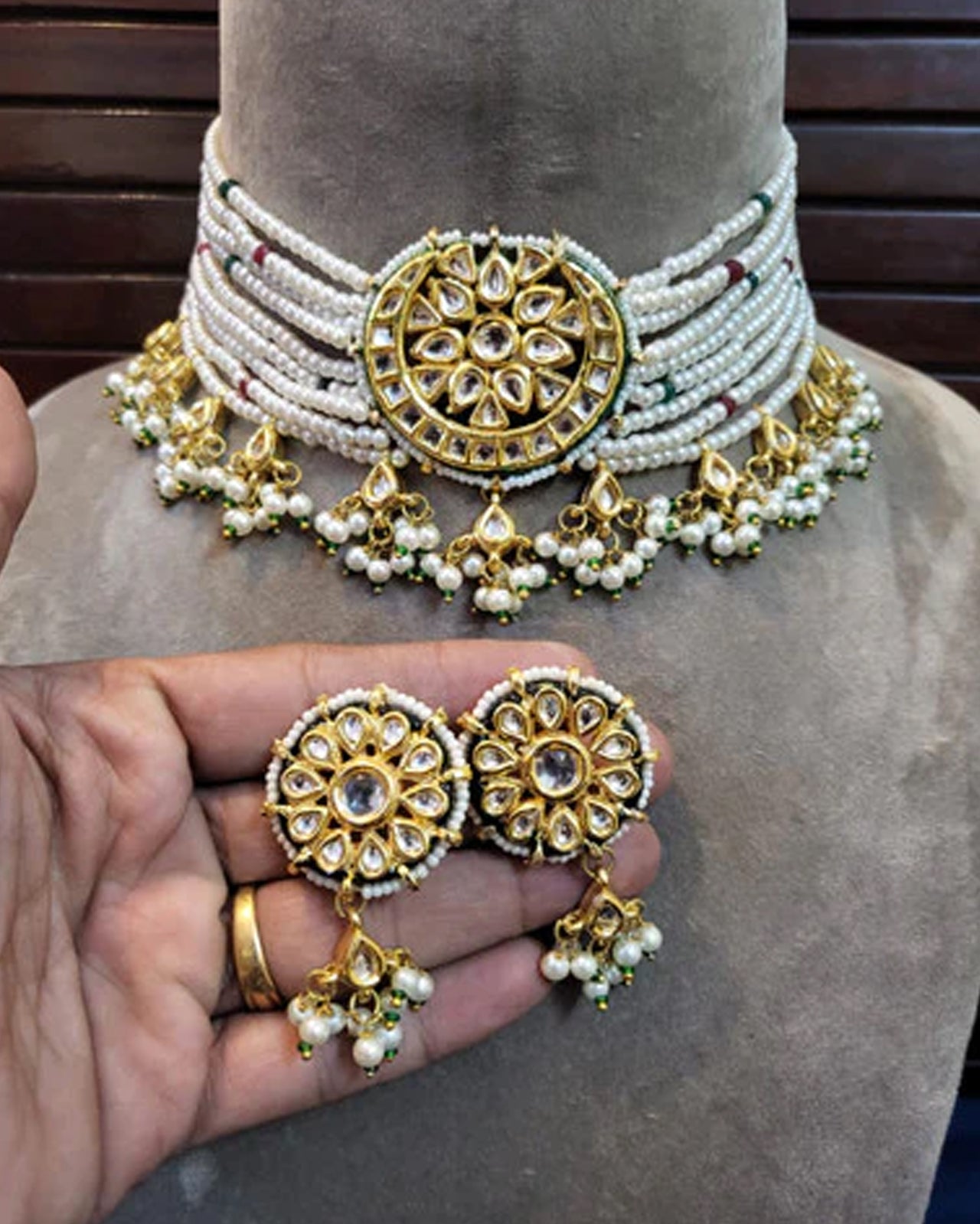 White Kundan Choker