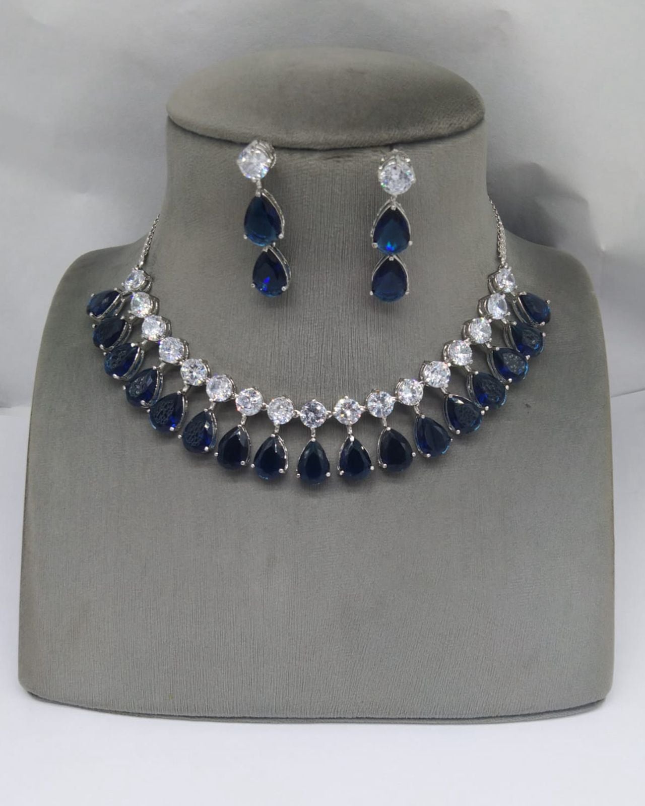 Crimson Cascade Necklace Set