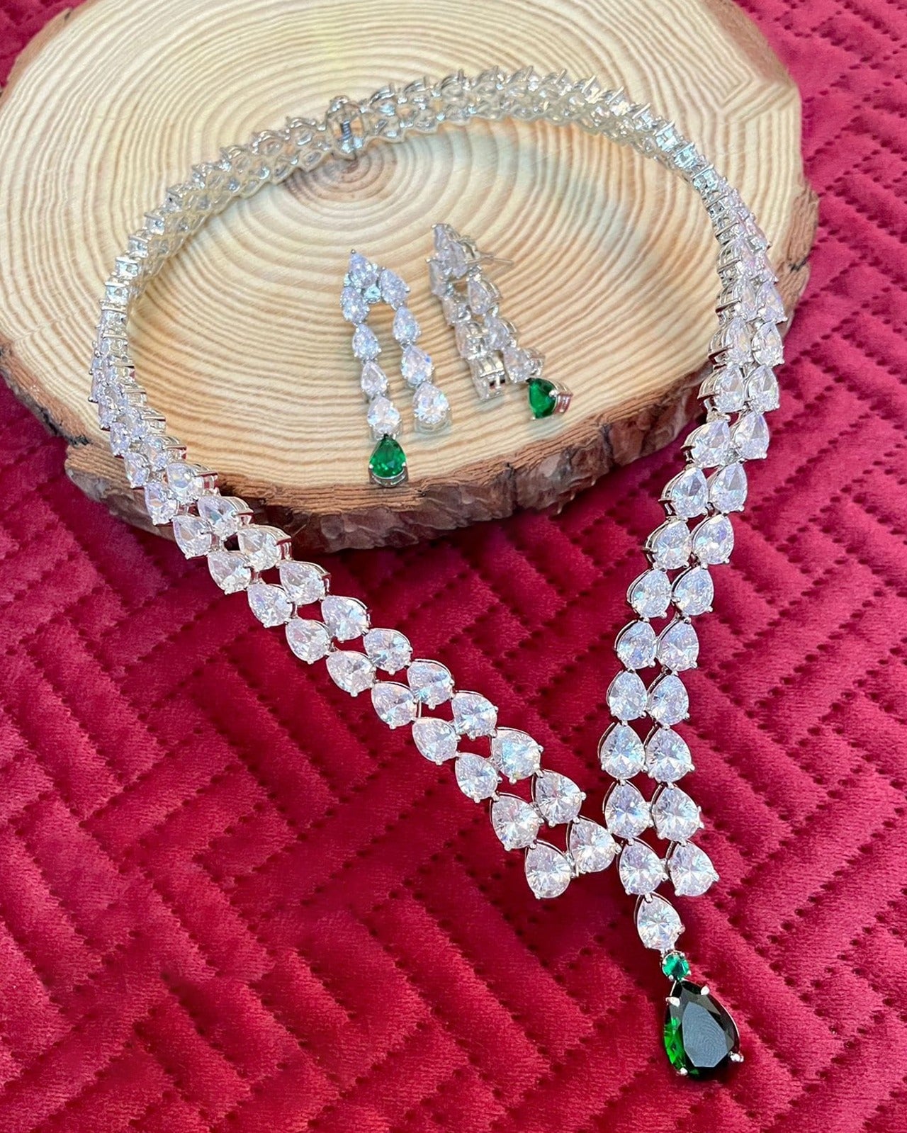 Luxury Design Diamond Necklace Set