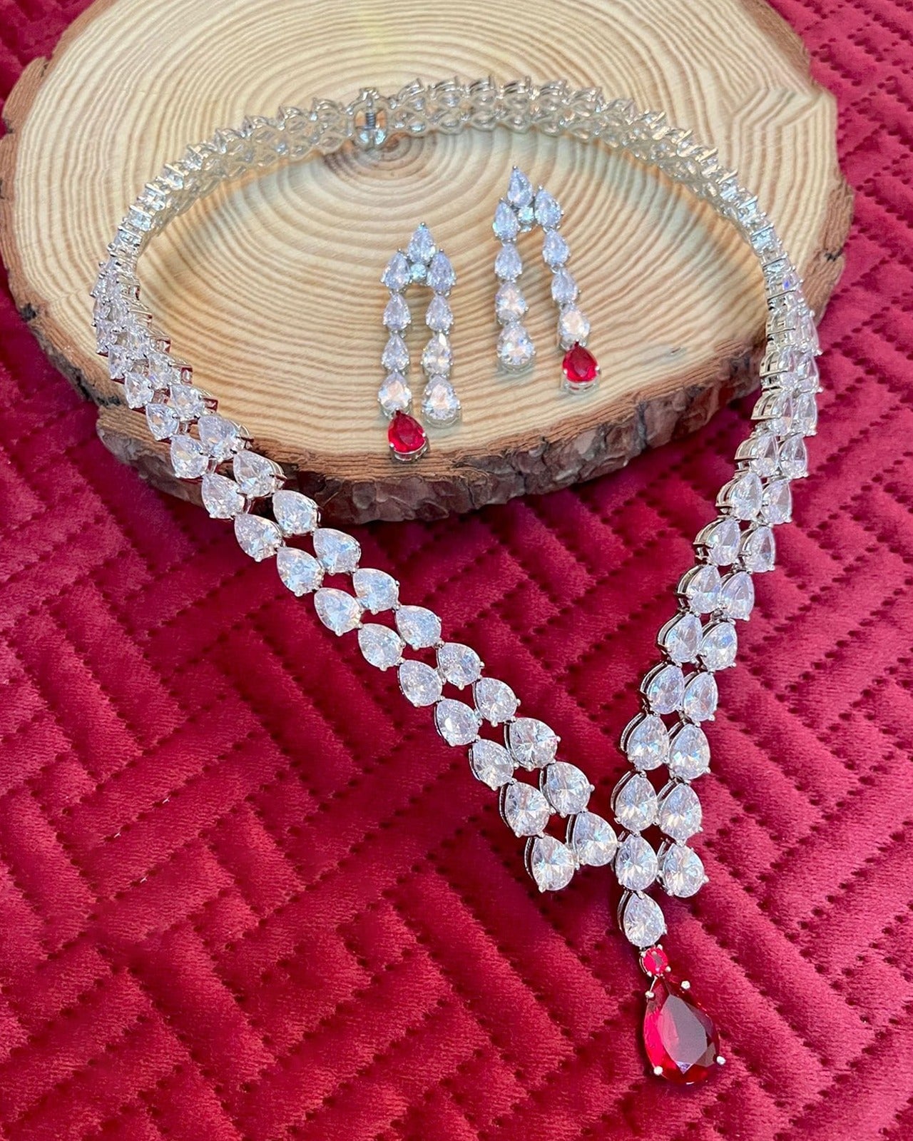 Luxury Design Diamond Necklace Set