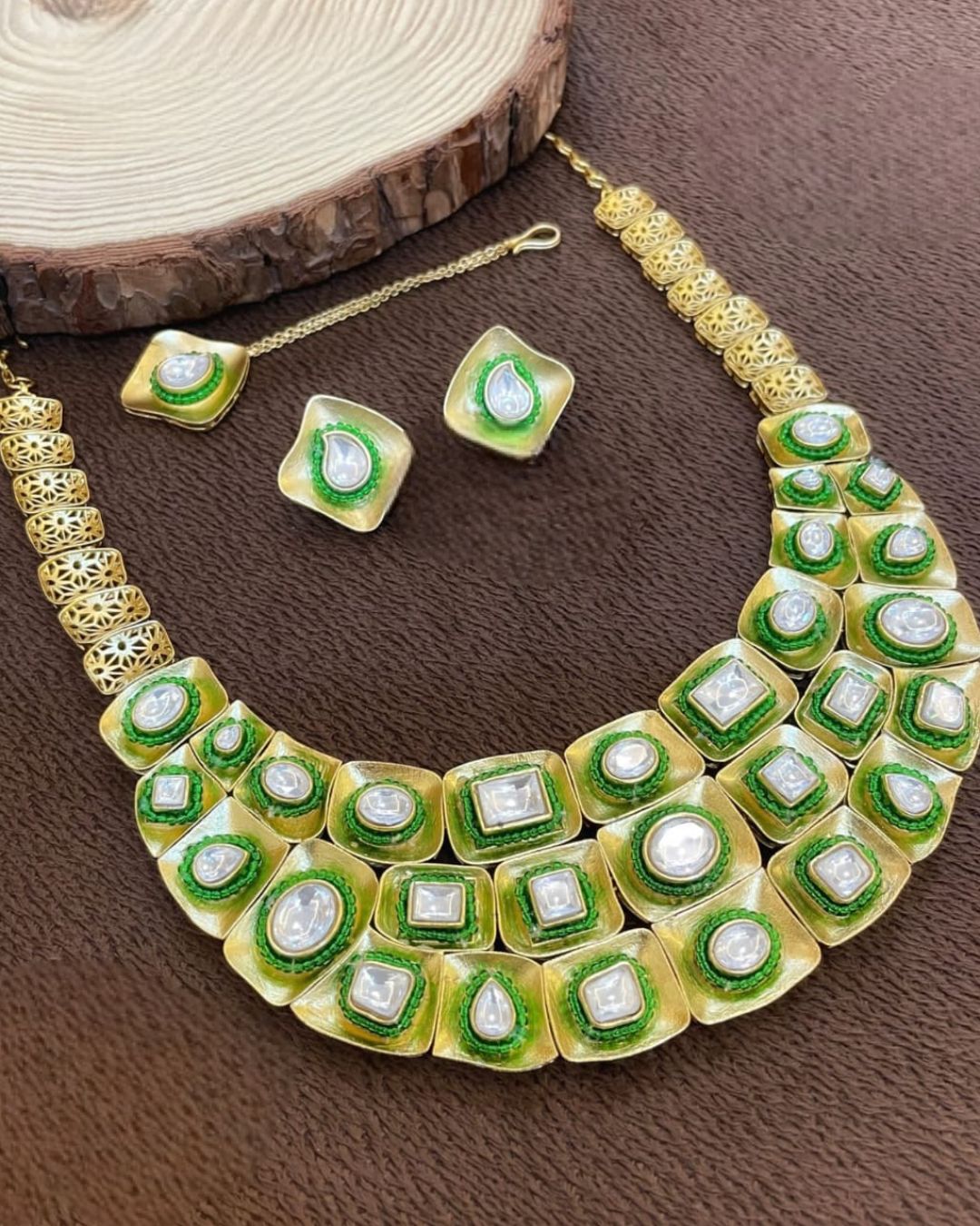 Elegant Kundan Necklace Set