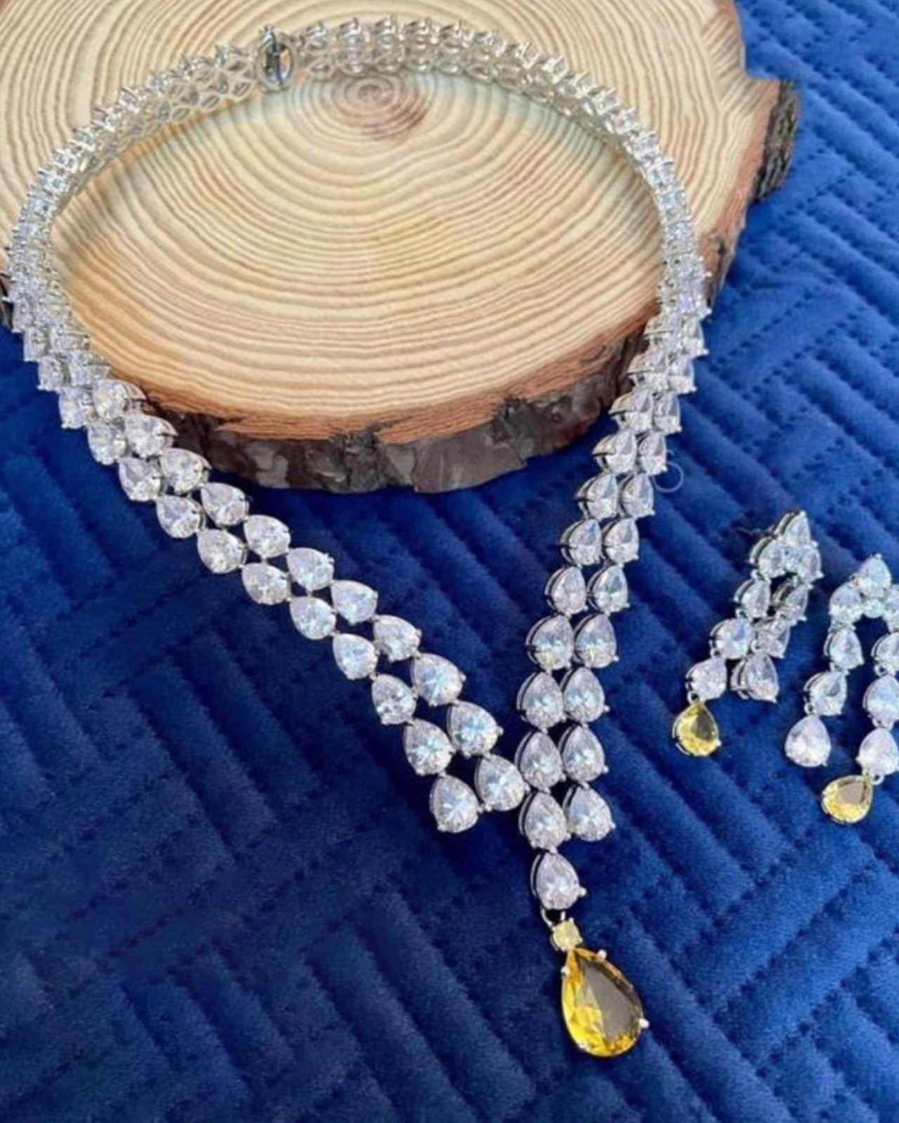 Luxury Design Diamond Necklace Set