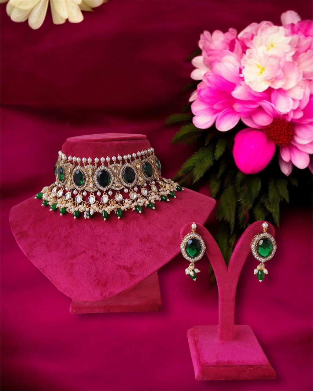 Emerald Kundan Studded Choker