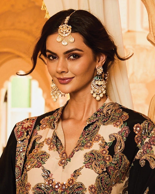 Kundan Earrings and Maang Tika