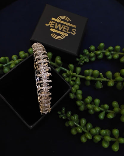 Beautiful Classy Round Bracelet