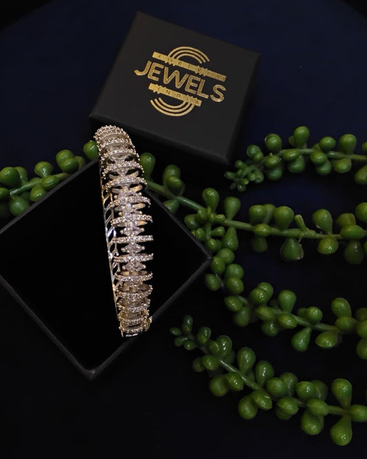 Beautiful Classy Round Bracelet