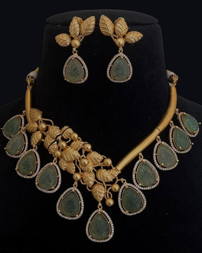 Heritage Bloom Necklace Set