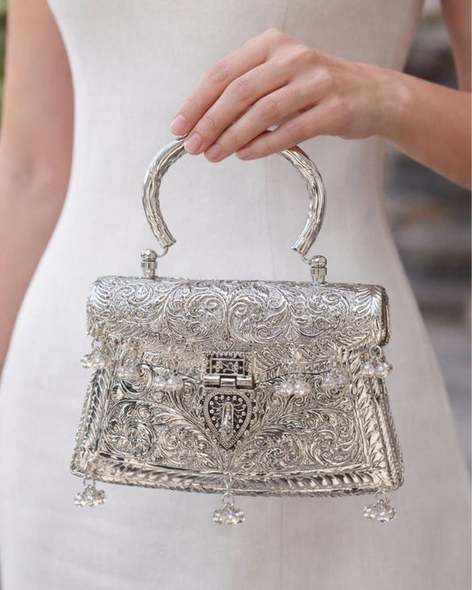 Classic Metal Clutch