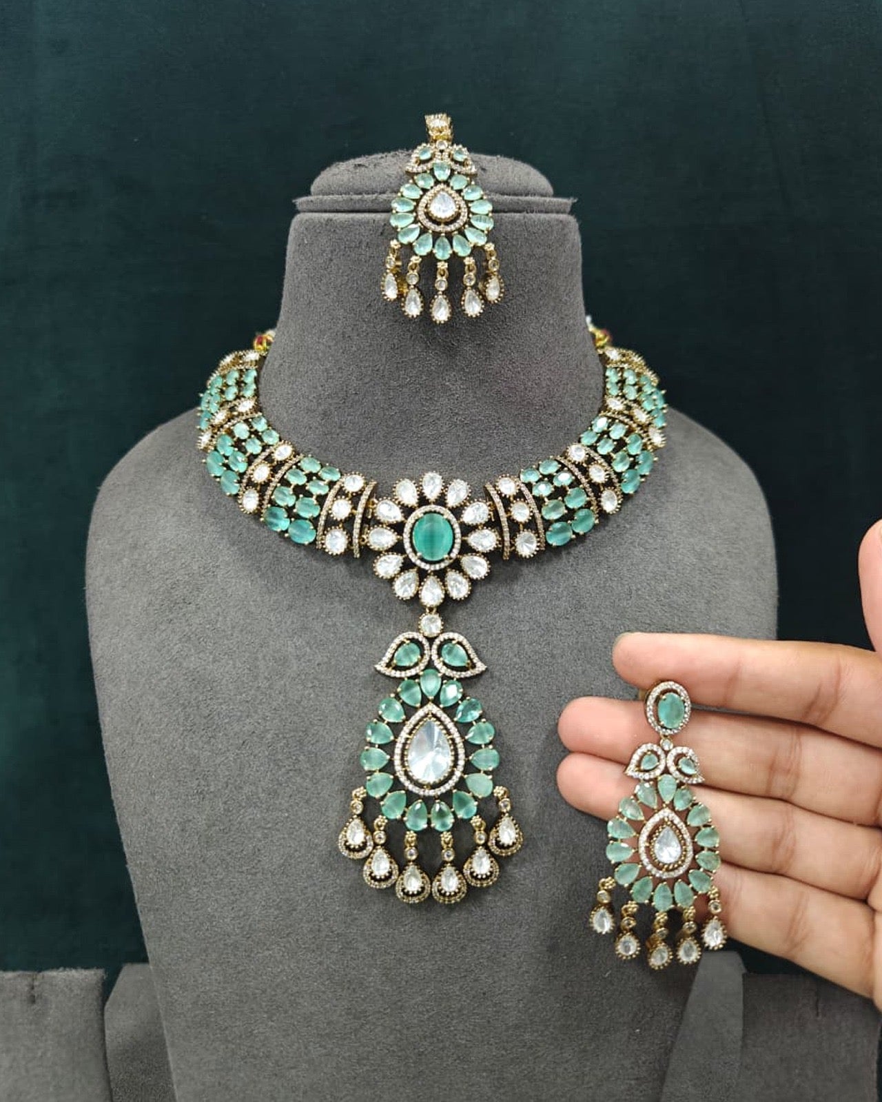 Regal Statement NecklaceSet