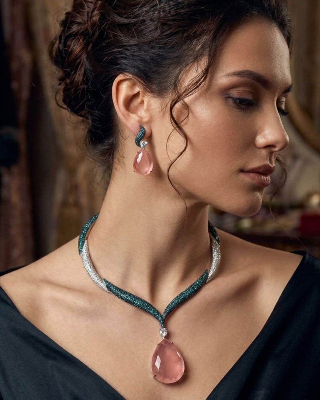 Regal Teardrop  Necklace Set