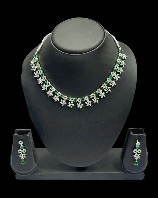 Stylish Emerald Diamond Set