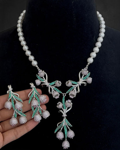 Pearl Classy Statement Beauty
