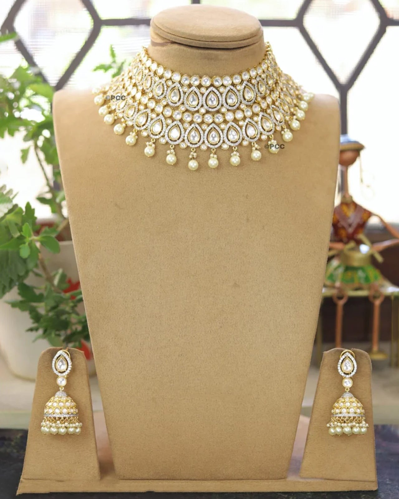 Beautiful Kundan Petal Necklace