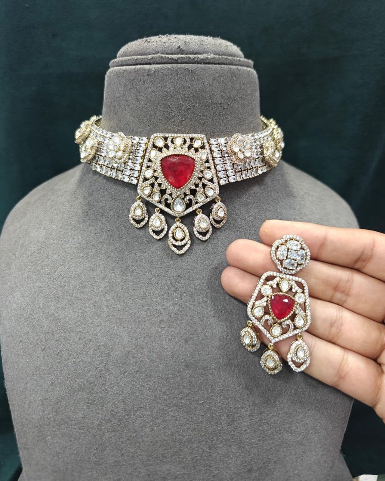 Beautiful Bloom Choker Necklace Set