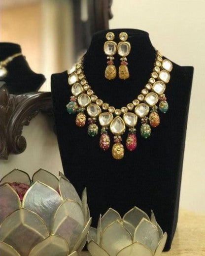 Elegant Kundan Necklace