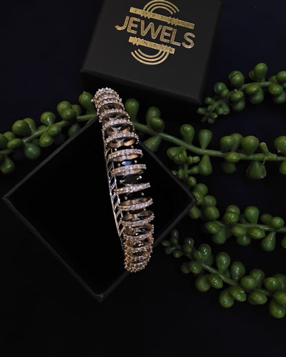Beautiful Classy Round Bracelet