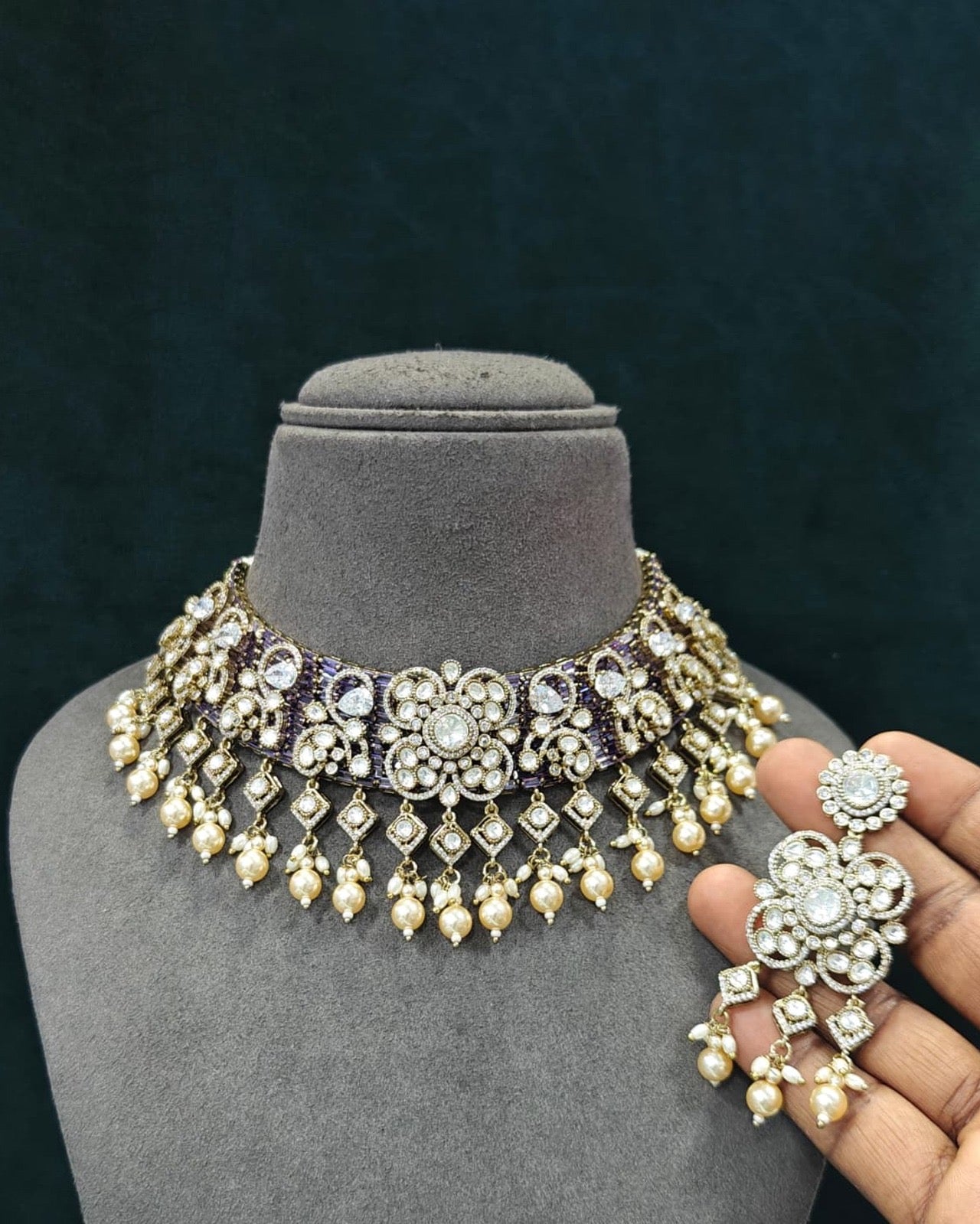 Classic Pearl Regal Choker