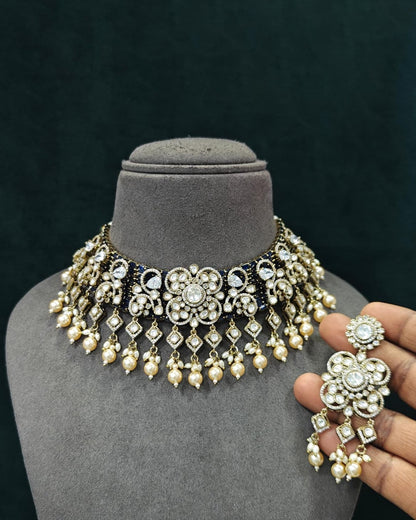 Classic Pearl Regal Choker
