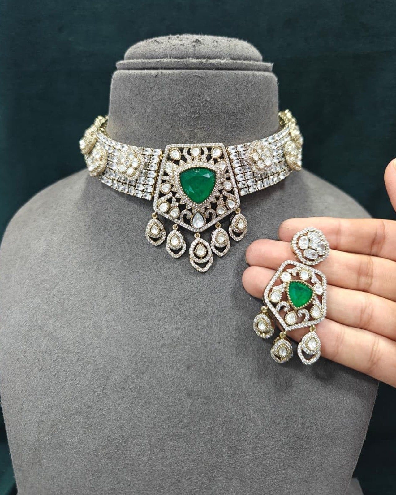 Beautiful Bloom Choker Necklace Set