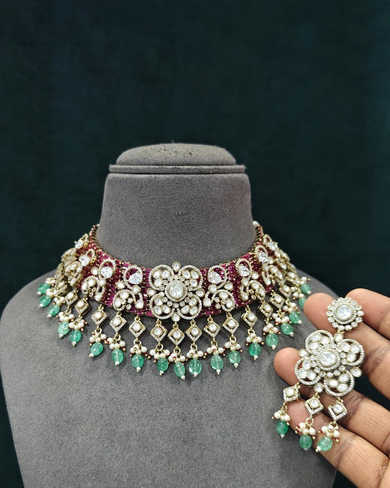 Classic Pearl Regal Choker
